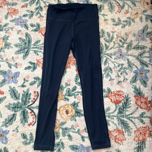 Athleta Ultimate Stash Pocket 7/8 Tight - Picture 3 of 5